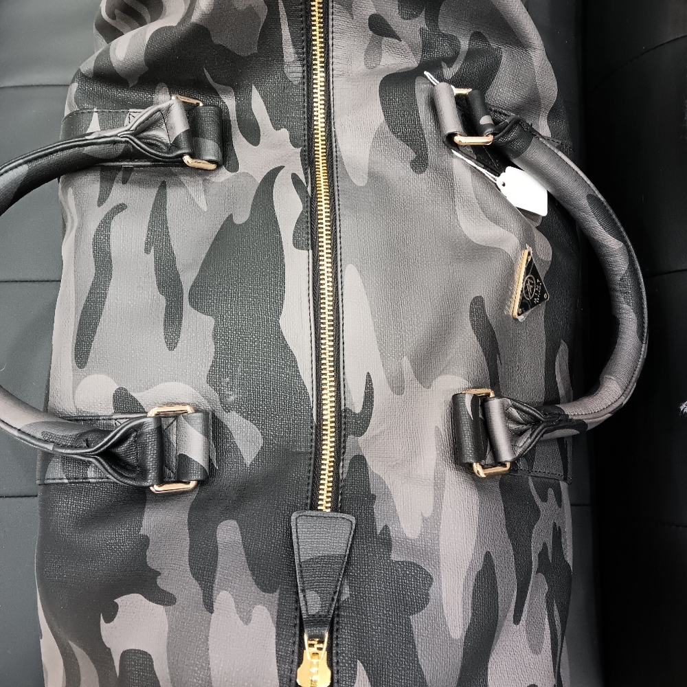 Mint brand duffle bag